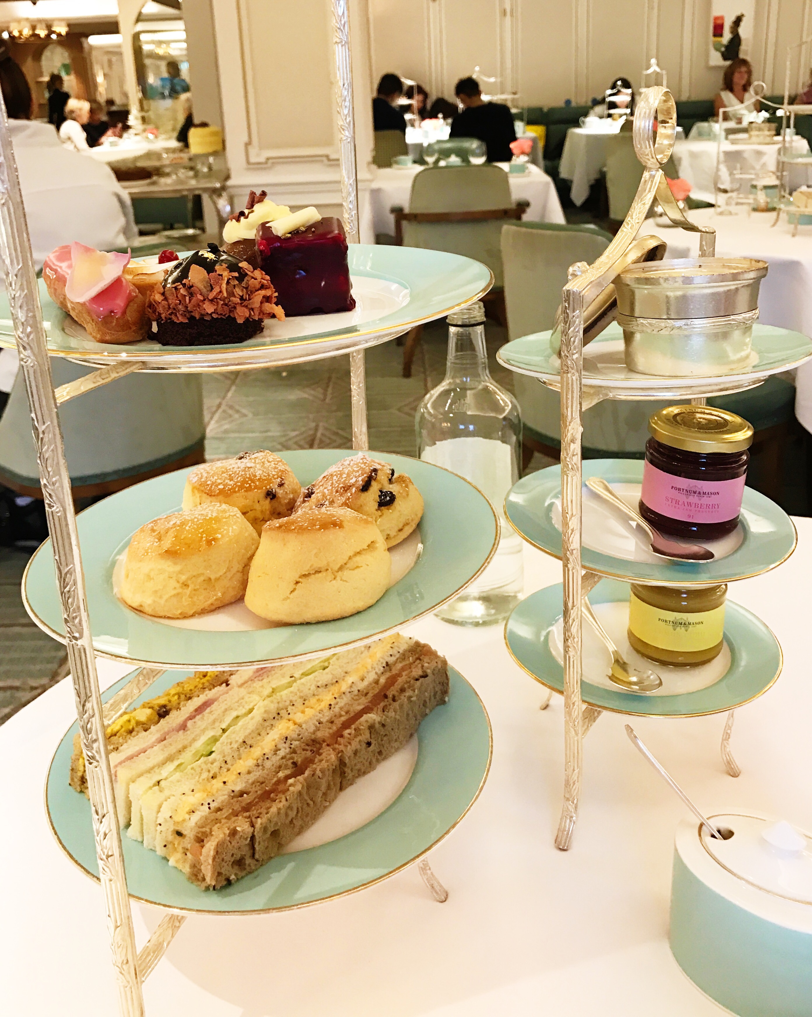 afternoon-tea-at-fortnum-mason-pink-proper-ish